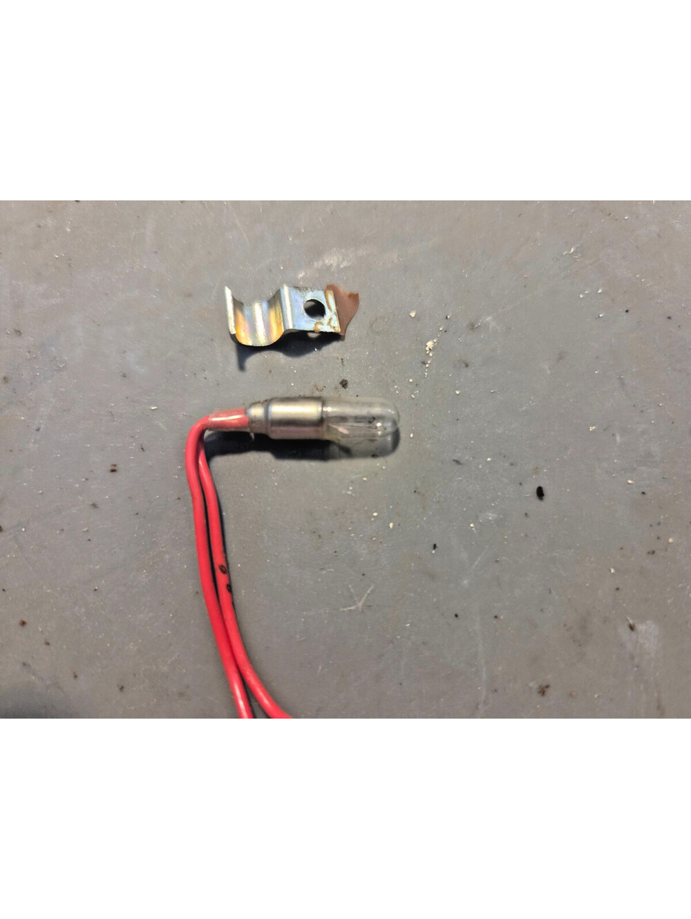 LIGHT BRACKET FOR ROSS (NO MODEL #) MOBILE CB RADIO